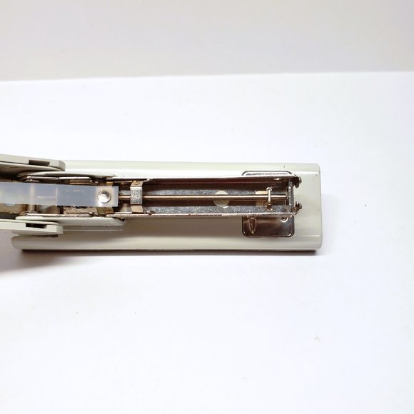 Vintage Swingline Stapler Small Light Gray 5" Made in USA - Picture 9 of 10